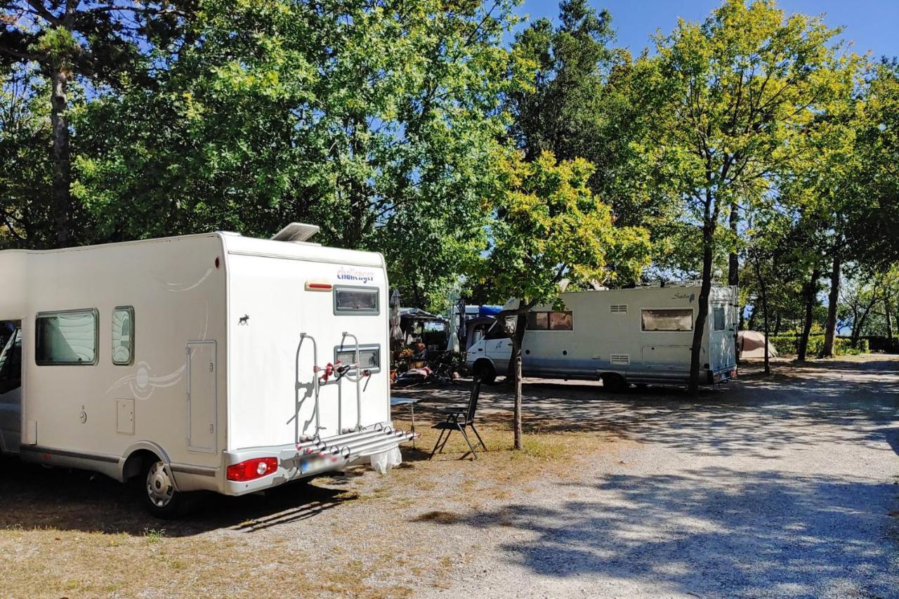 Camping Village Mare Pineta Сістьяна Екстер'єр фото